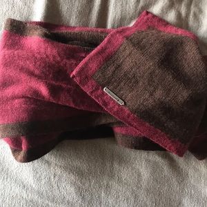 Smart wool scarf